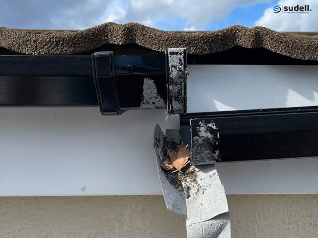 Professional gutter repair